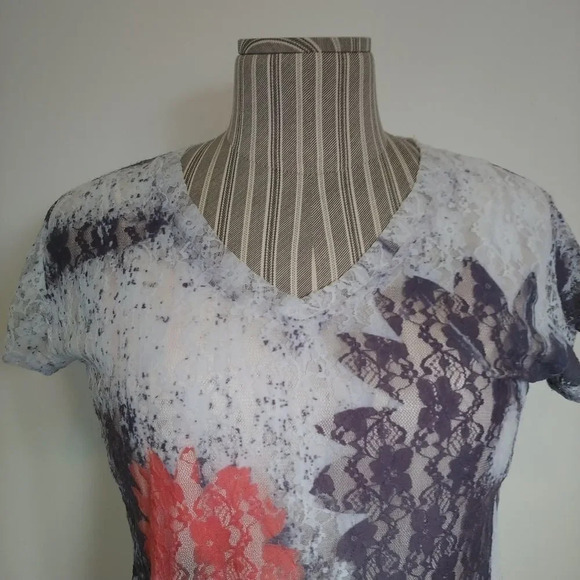VEX & Co T-shirt, Flower Print Lace  Overlay, L - Picture 2 of 6